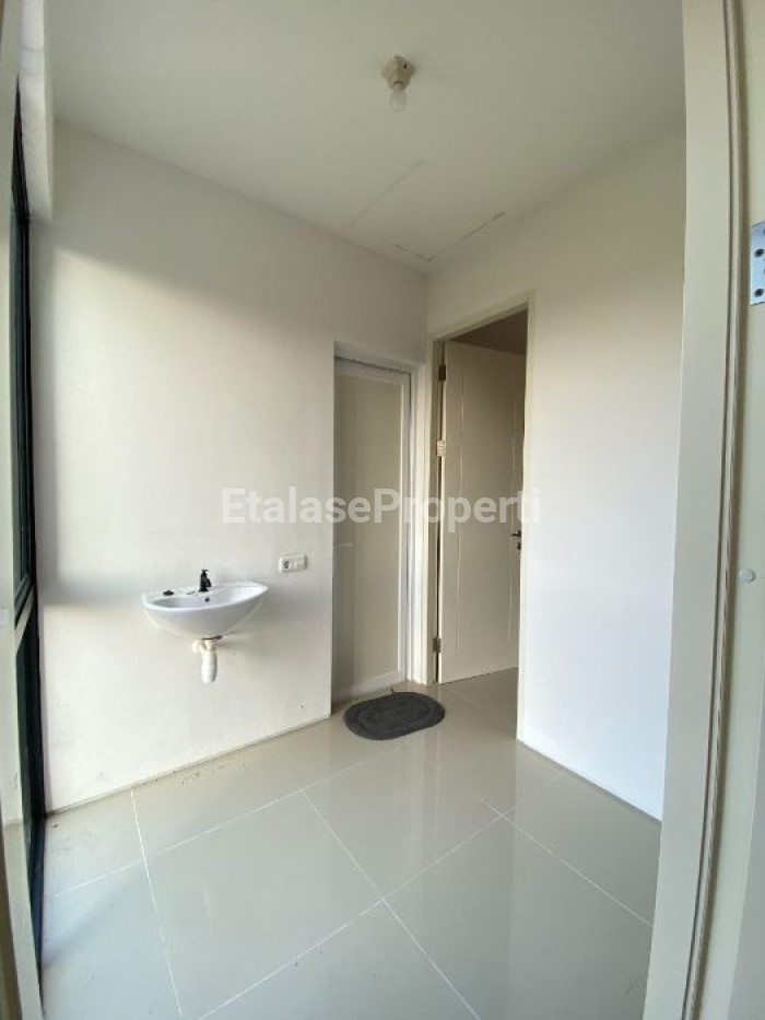 Foto properti Rumah Baru Japandi Scandinavian Di Amesta Living Surabaya 8