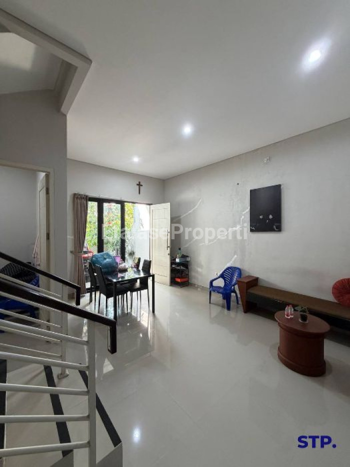 Foto properti Rumah Siap Huni 2 Lantai Di Bhaskara Mulyosari Surabaya 2