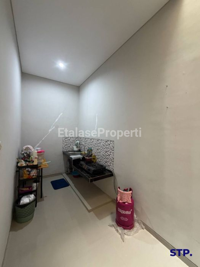 Foto properti Rumah Siap Huni 2 Lantai Di Bhaskara Mulyosari Surabaya 4