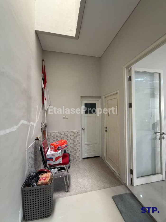 Foto properti Rumah Siap Huni 2 Lantai Di Bhaskara Mulyosari Surabaya 5