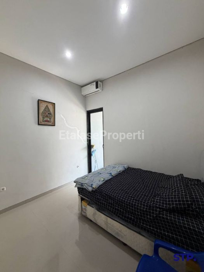 Foto properti Rumah Siap Huni 2 Lantai Di Bhaskara Mulyosari Surabaya 6