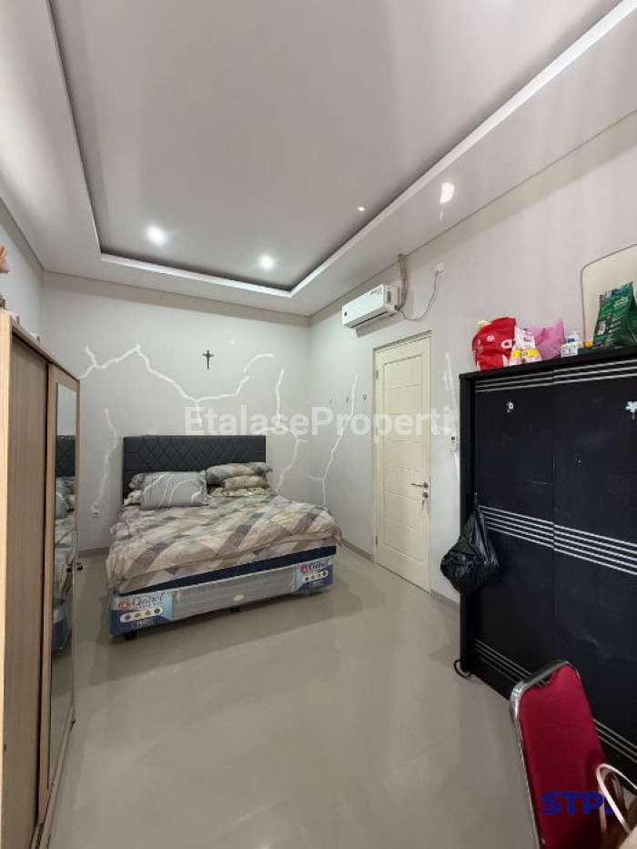 Foto properti Rumah Siap Huni 2 Lantai Di Bhaskara Mulyosari Surabaya 9