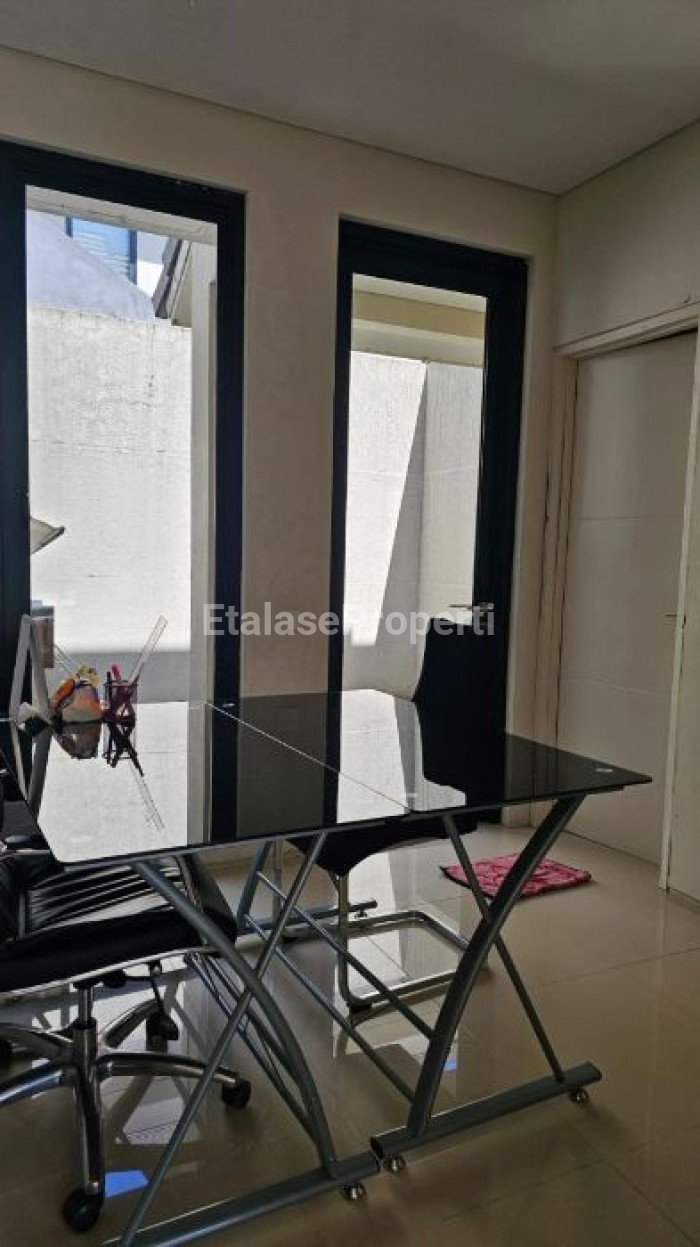 Foto properti Rumah 2 Lantai Di Citraland Northwest Lake 3