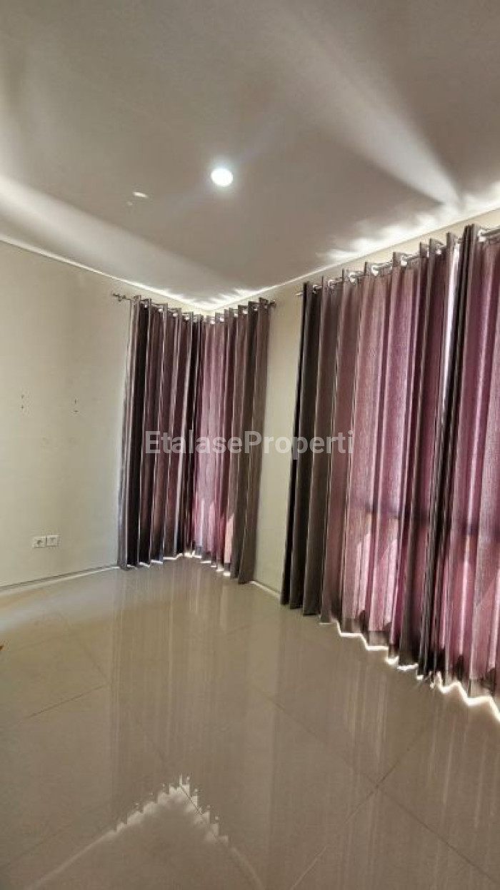 Foto properti Rumah 2 Lantai Di Citraland Northwest Lake 4