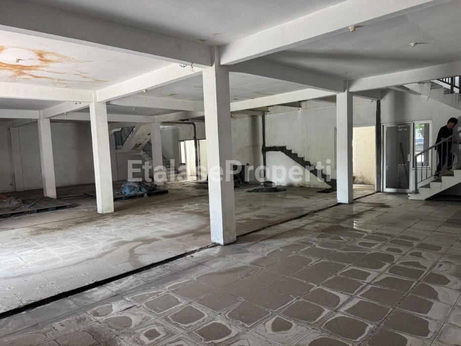 Foto properti 4 Unit Jejer - Jual Ruko 2 Lantai Siap Pakai Di Tritan Point Jemundo, Taman Sidoarjo 2