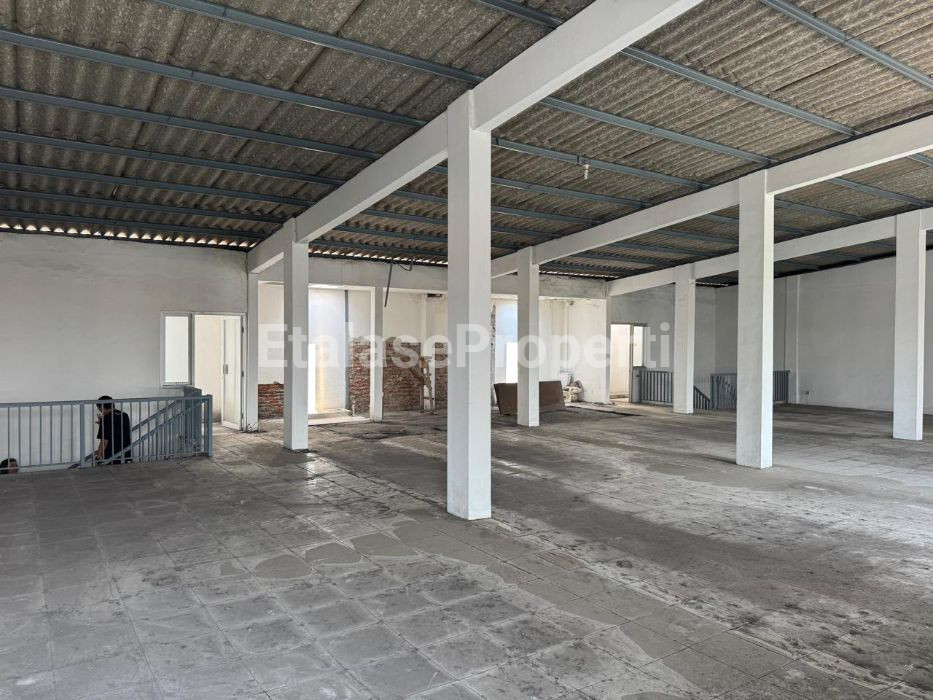 Foto properti 4 Unit Jejer - Jual Ruko 2 Lantai Siap Pakai Di Tritan Point Jemundo, Taman Sidoarjo 3