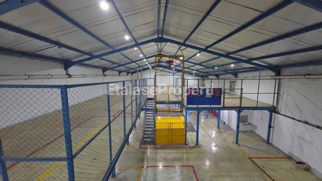 Foto properti Gudang Siap Pakai Dengan Lift Barang Di Margomulyo Indah Surabaya 3