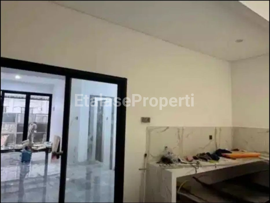 Foto properti Dijual Rumah Baru Di Dharmahusada Mas 2
