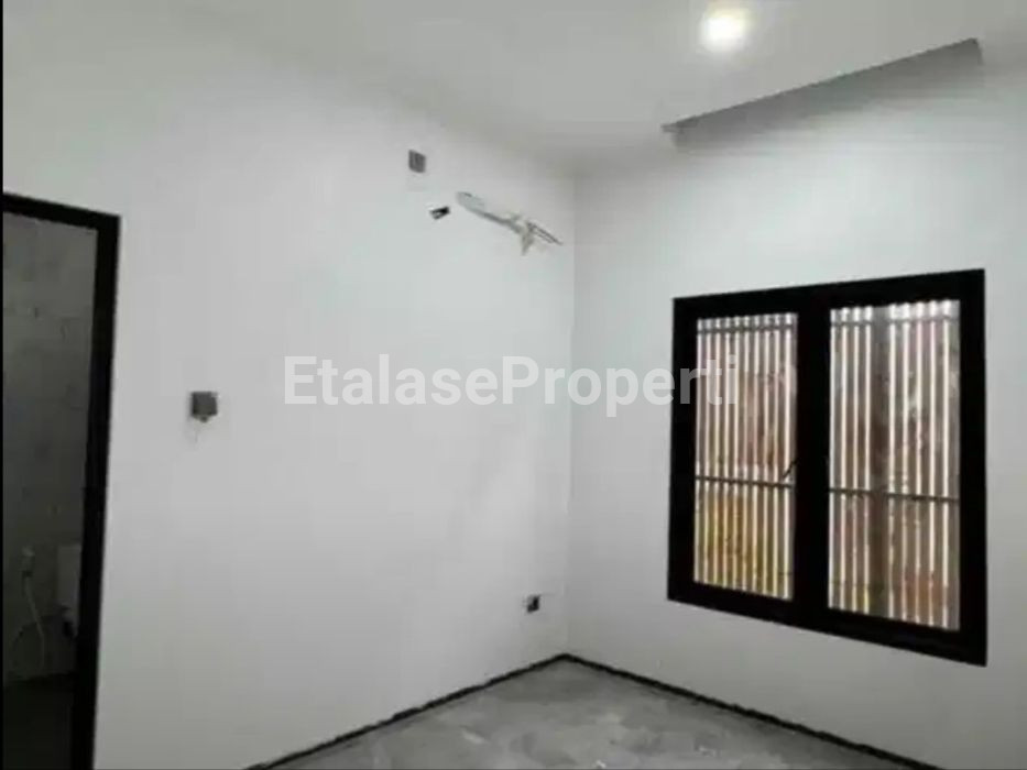 Foto properti Dijual Rumah Baru Di Dharmahusada Mas 4