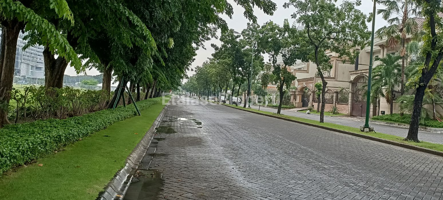 Foto properti Dijual Rumah Mewah Pakuwon City Villa Royal SBY Timur Dkt East Coast 3