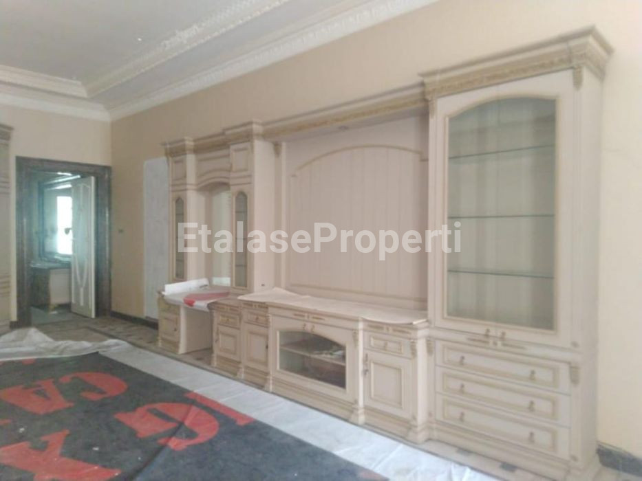 Foto properti Dijual Rumah Mewah Pakuwon City Villa Royal SBY Timur Dkt East Coast 4