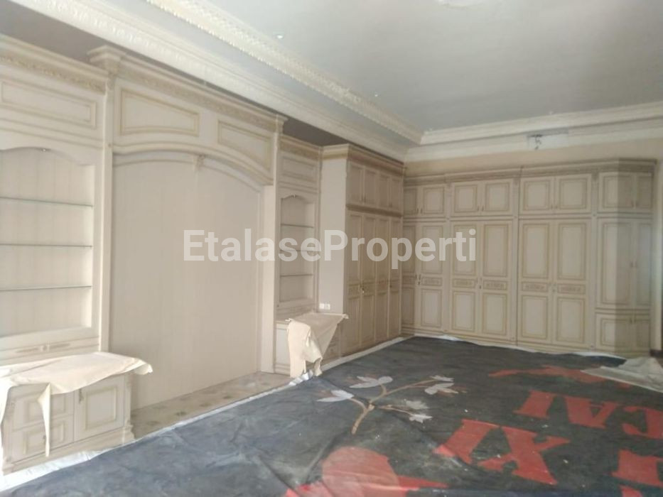 Foto properti Dijual Rumah Mewah Pakuwon City Villa Royal SBY Timur Dkt East Coast 5