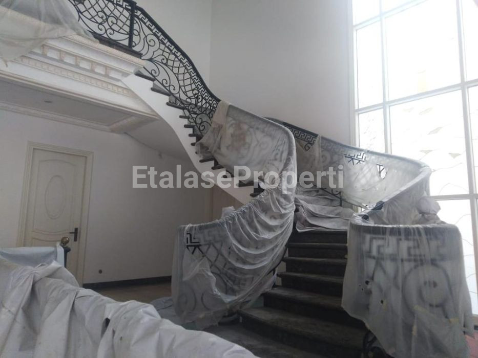 Foto properti Dijual Rumah Mewah Pakuwon City Villa Royal SBY Timur Dkt East Coast 7