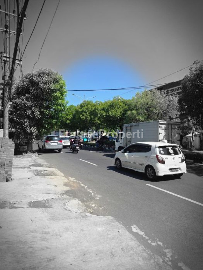 Foto properti Ruko 3 Lantai  Renov Pucang Anom Jalan Raya Double Way 1