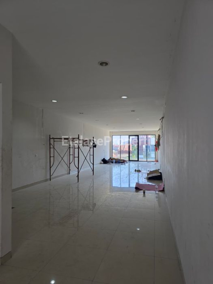 Foto properti Ruko 3 Lantai  Renov Pucang Anom Jalan Raya Double Way 2