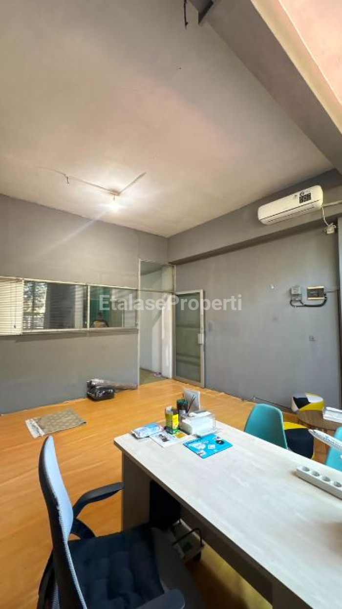 Foto properti Di Sewakan Ruko Manyar Garden Regency Nginden Semolo 3