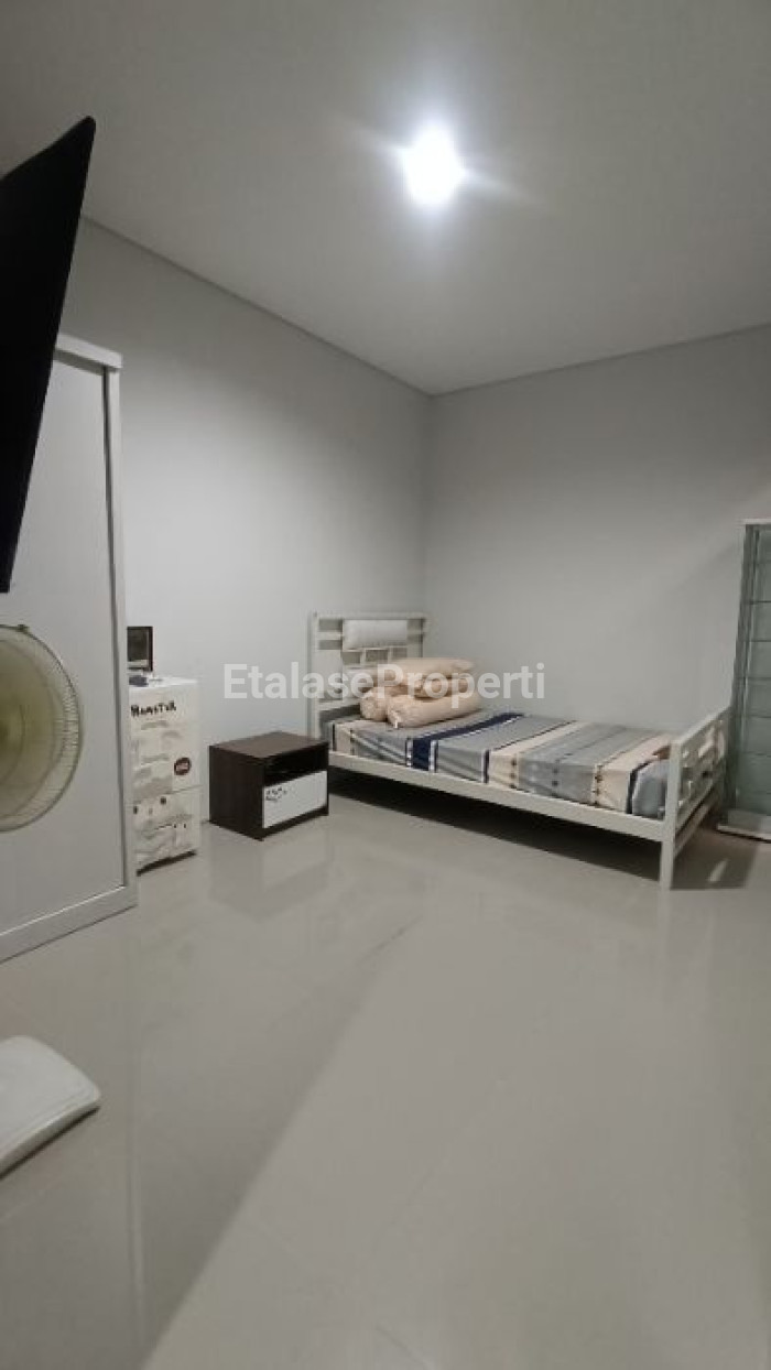 Foto properti JUAL MURAH !!! RUMAH 2 LANTAI NORTHWESTLAKE 3