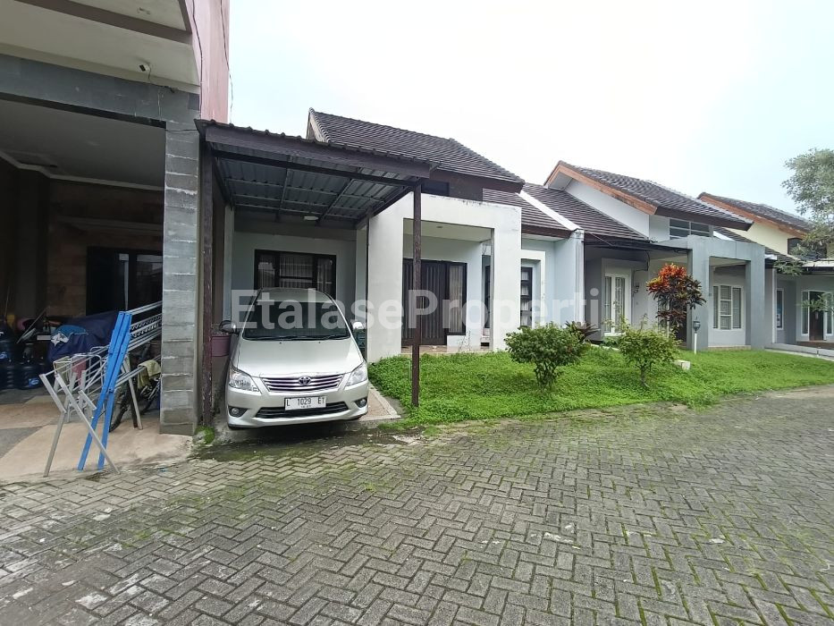 Foto properti Jual Rumah Di Royal Garden Regency Dekat Kawasan Wisata Batu. 2