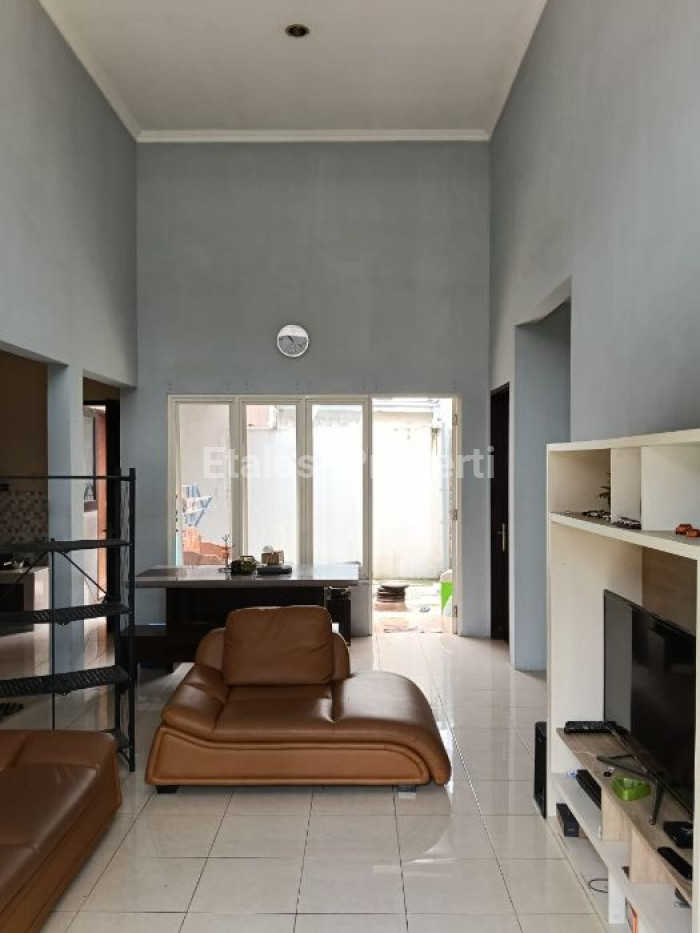 Foto properti Jual Rumah Di Royal Garden Regency Dekat Kawasan Wisata Batu. 3