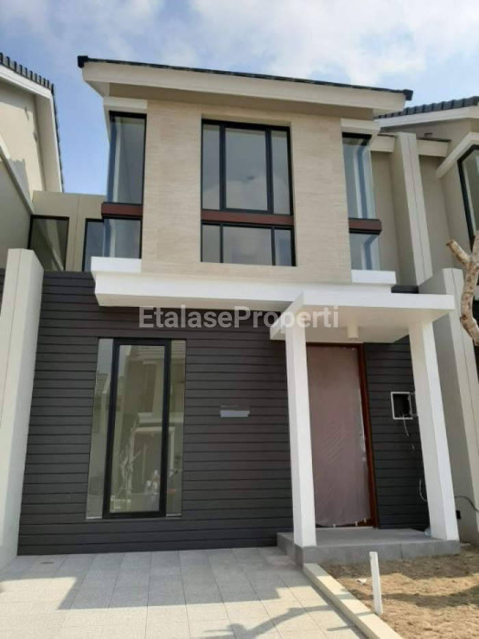 Foto properti DIJUAL RUMAH SIAP HUNI DI NORTHWEST LAKE, CITRALAND UTARA 1