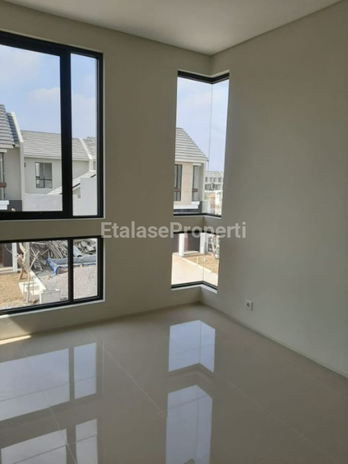 Foto properti DIJUAL RUMAH SIAP HUNI DI NORTHWEST LAKE, CITRALAND UTARA 3