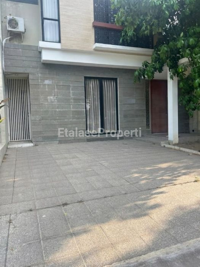 Foto properti DIJUAL/DISEWAKAN RUMAH SIAP HUNI DI NORTHWEST LAKE, CITRALAND UTARA 1
