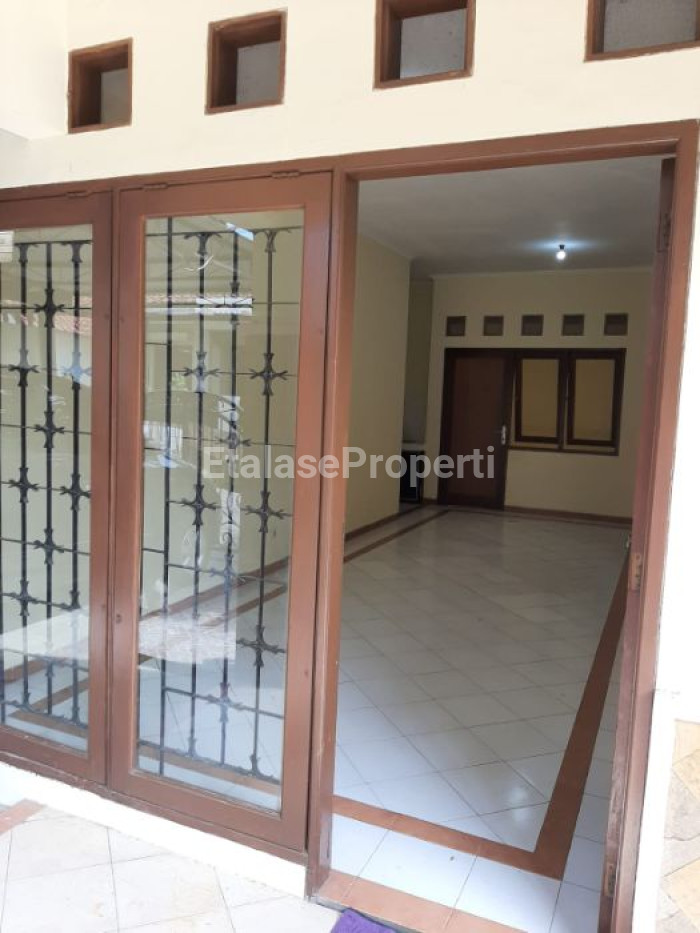 Foto properti Dijual Rumah  Babatan Pratama 5