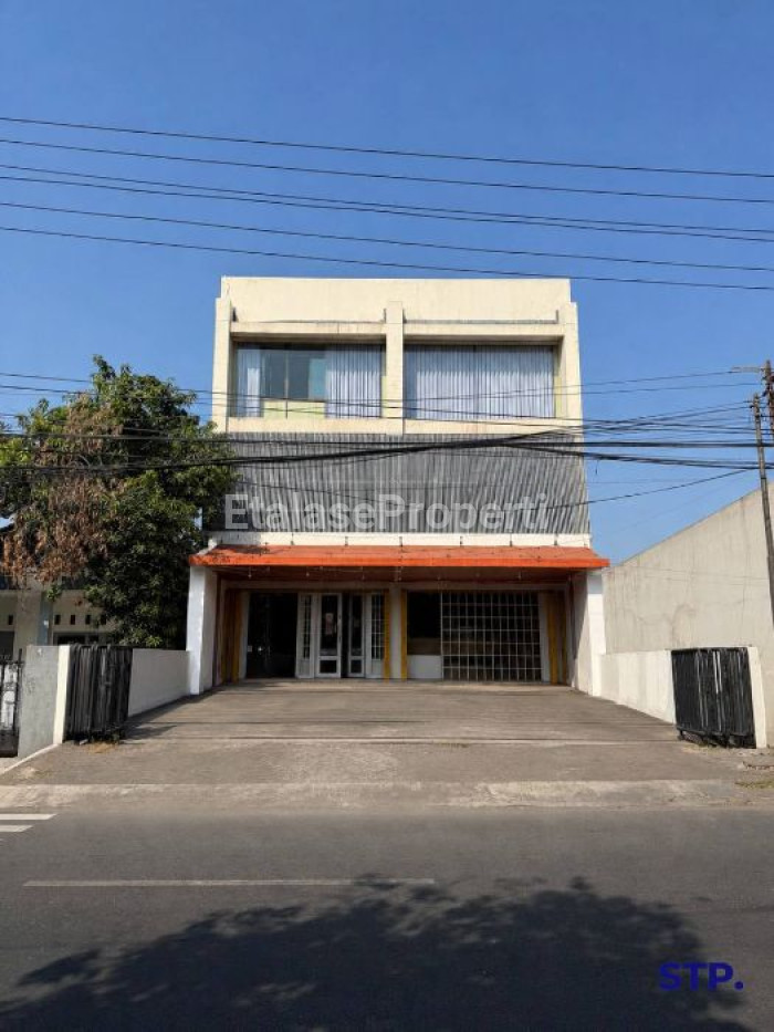 Foto properti Jual Cepat - Bangunan Usaha 3 Lantai Di Pucang Anom Timur INCLUDE LIFT 1