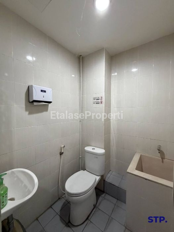 Foto properti Jual Cepat - Bangunan Usaha 3 Lantai Di Pucang Anom Timur INCLUDE LIFT 5