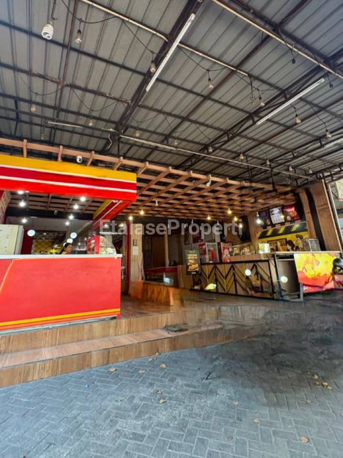 Foto properti Jual Ruko 3 Lantai Di Nginden Semolo Surabaya 2