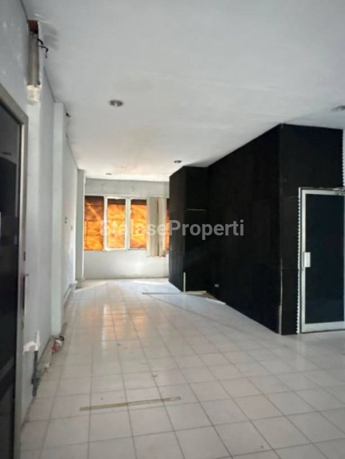 Foto properti Jual Ruko 3 Lantai Di Nginden Semolo Surabaya 9