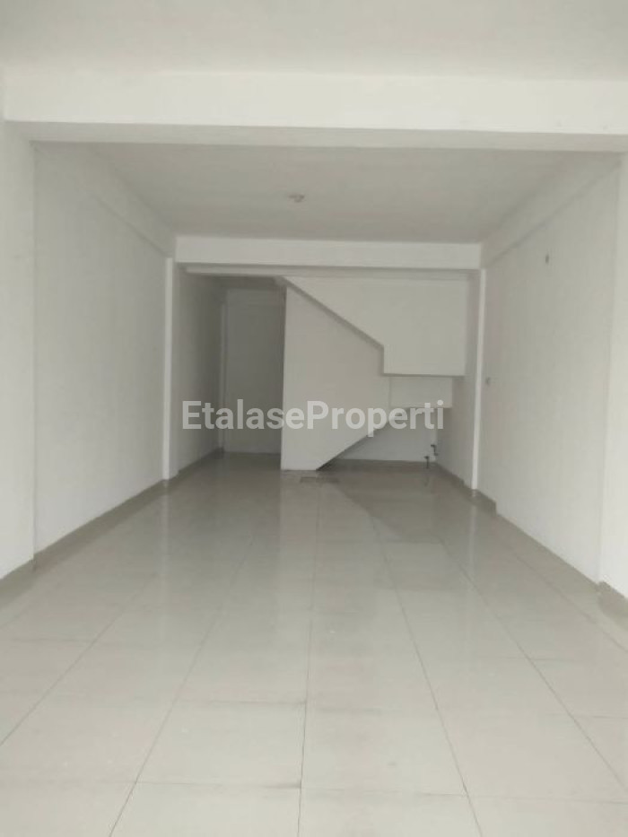 Foto properti JUAL CEPAT, Ruko 3 Lantai Di 0 Jalan Raya Provinsi Gempol, Kab. Pasuruan 4