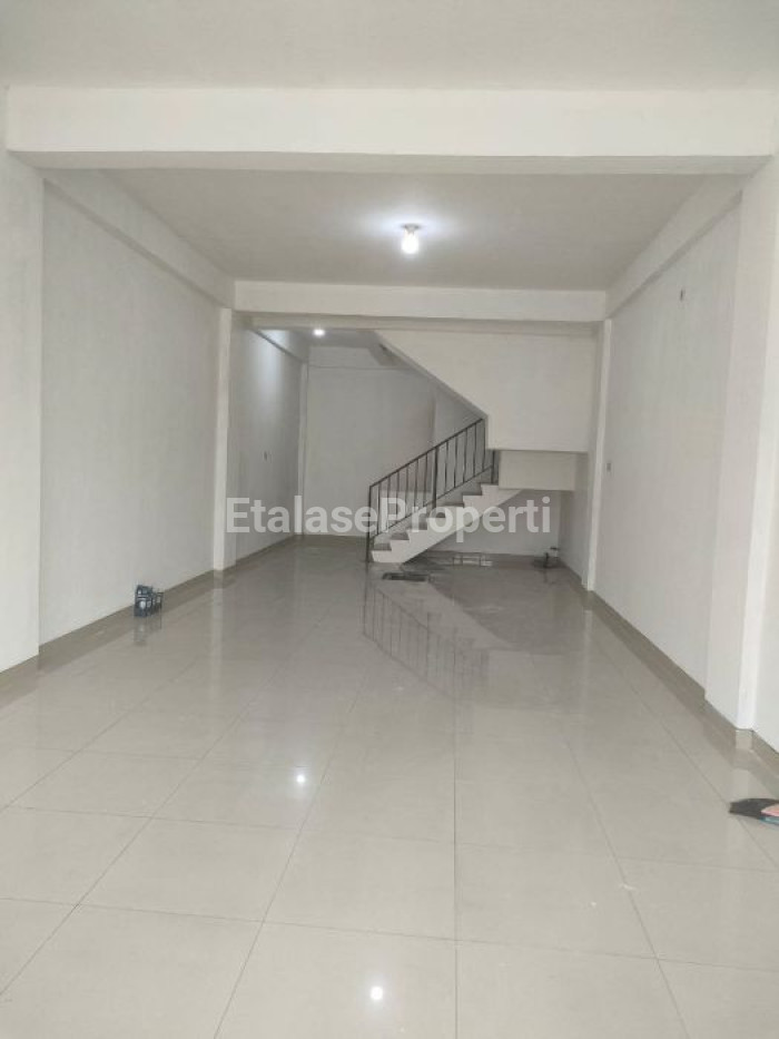 Foto properti Disewakan Ruko 3 Lantai Di 0 Jalan Raya Provinsi Gempol, Kab. Pasuruan 3