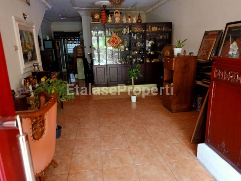 Foto properti Dijual Rumah 2,5 Lt Di Nginden Intan 4