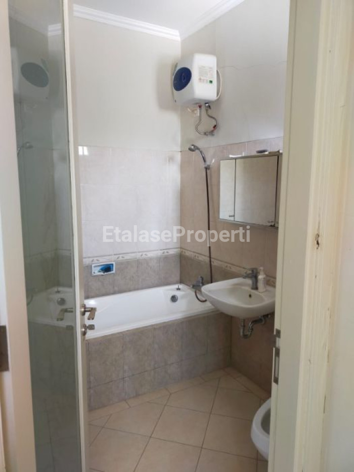 Foto properti DIJUAL RUMAH MINIMALIS FURNISHED WISATA BUKIT MAS WIYUNG SURABAYA  CLUSTER PALAIS DU LUXEMBOURG 5