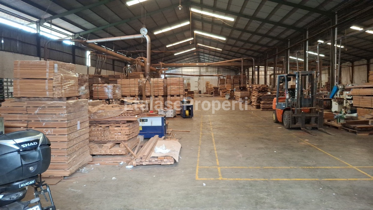 Foto properti DISEWAKAN GUDANG DI KEPATIHAN 2