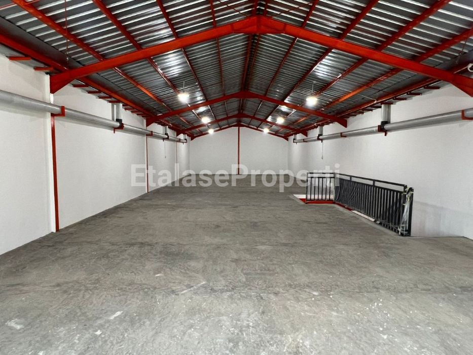 Foto properti 2 UNIT - Gudang Kantor 3 Lantai Di Kalijudan MERR 8