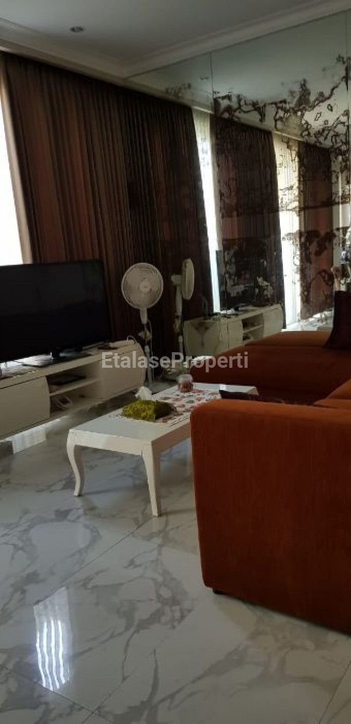 Foto properti Dijual Cepat Rumah Minimalis Pakuwon Indah, Cluster La Riz Embassy 2