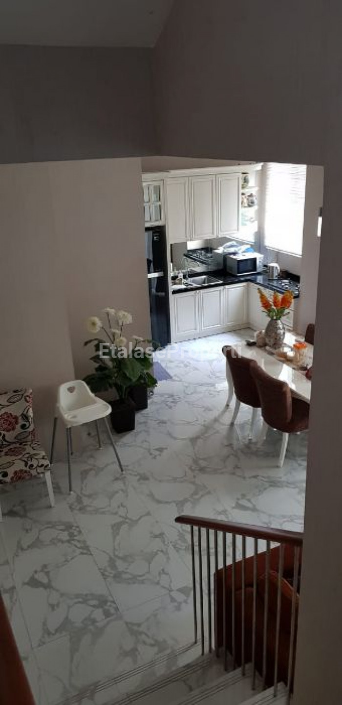 Foto properti Dijual Cepat Rumah Minimalis Pakuwon Indah, Cluster La Riz Embassy 4