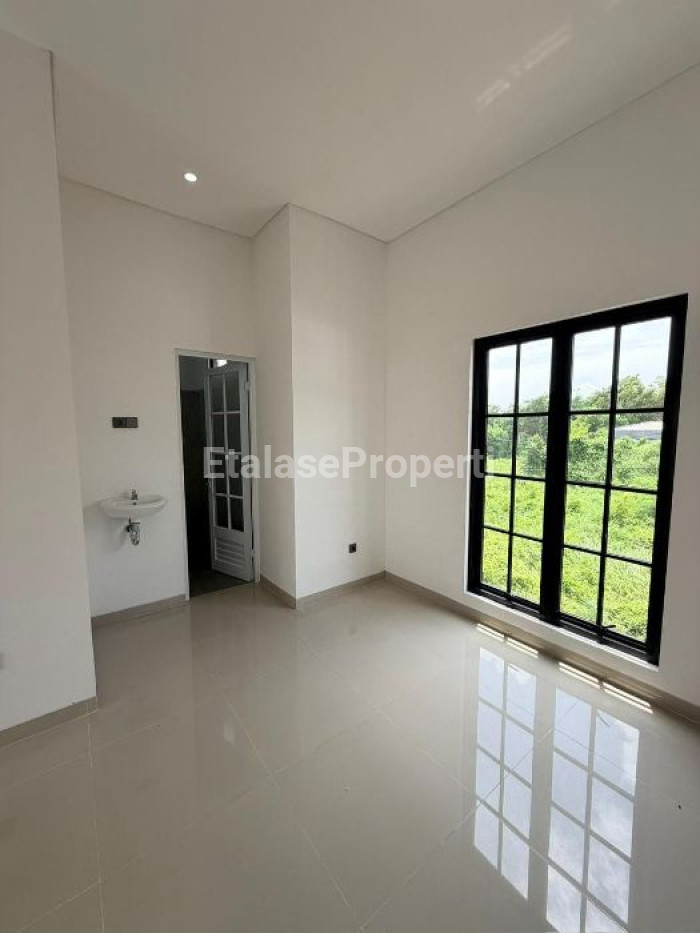 Foto properti Dijual Rumah Di Bumi Wonorejo Asri Rungkut Dekat Raya Merr 2