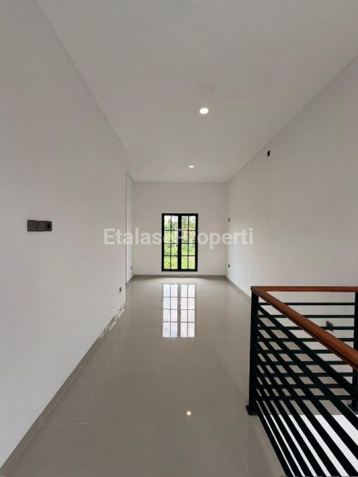 Foto properti Dijual Rumah Di Bumi Wonorejo Asri Rungkut Dekat Raya Merr 3