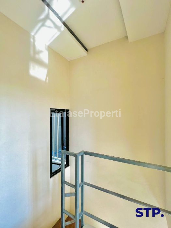 Foto properti Sisa 1 Unit - Rumah Baru 2 Lantai Wonorejo Selatan Bonus Gambar Interior 6