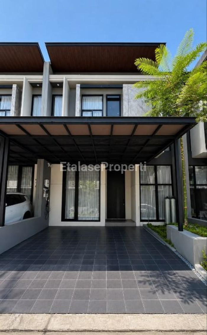 Foto properti Full Furnished -  Rumah 2 Lantai Minimalis Di Citraland Cluster District Nine Surabaya 1