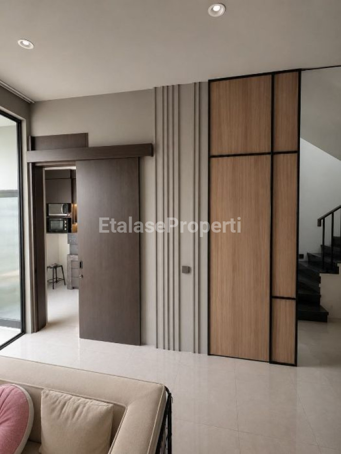 Foto properti Full Furnished -  Rumah 2 Lantai Minimalis Di Citraland Cluster District Nine Surabaya 3