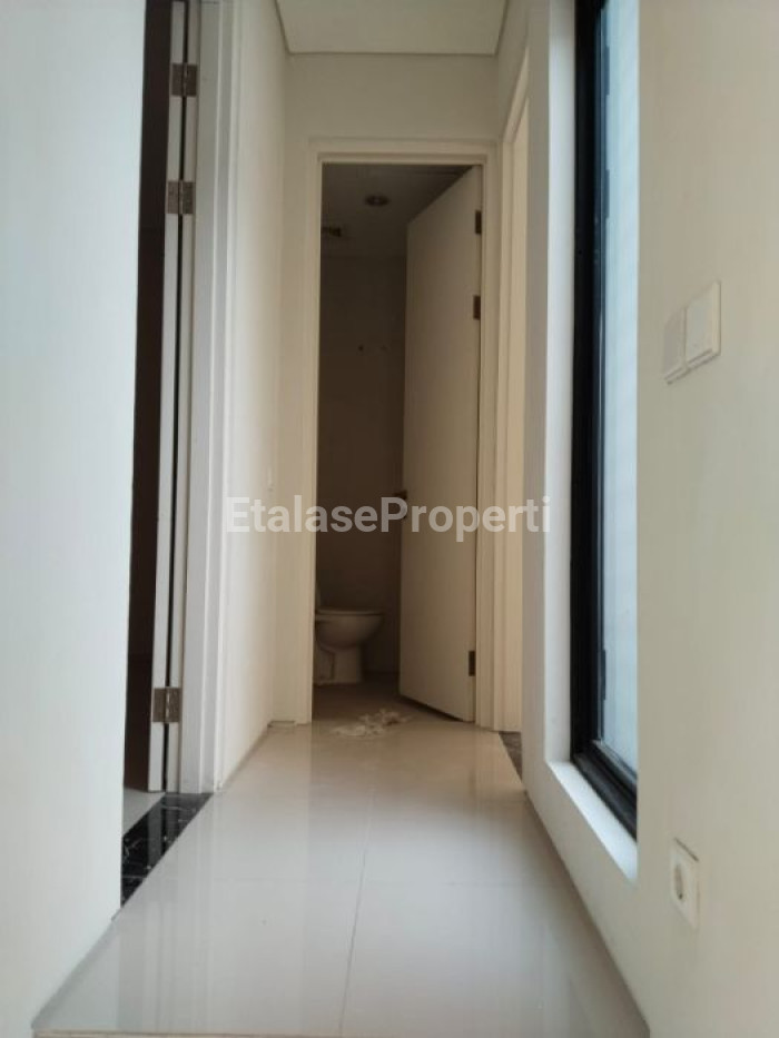 Foto properti DIJUAL/DISEWAKAN RUMAH SIAP HUNI SEMI FURNISHED DI NORTHWEST HILL, CITRALAND UTARA 4