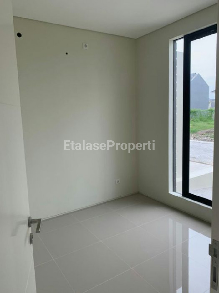 Foto properti Dijual Rumah Minimalis Citraland North West Park Pakal Surabaya Barat 4