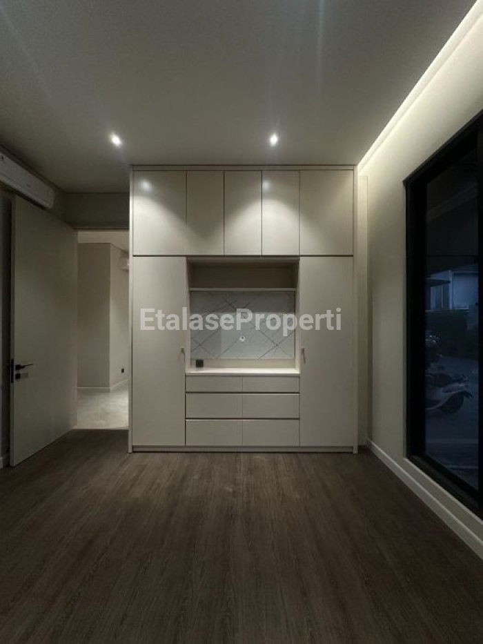 Foto properti Rumah Gress Royal Residence Wiyung 4