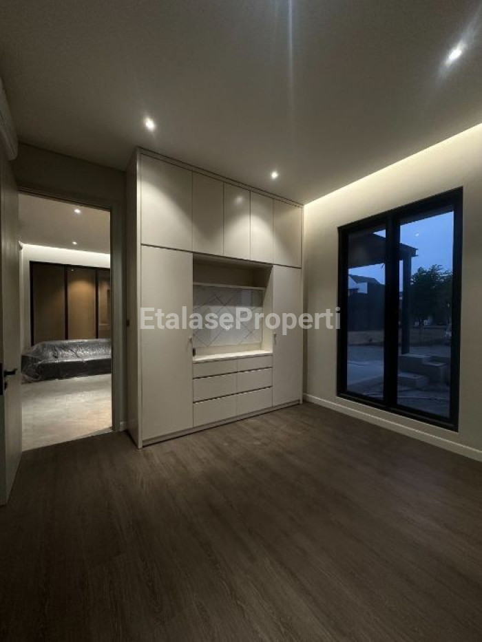 Foto properti Rumah Gress Royal Residence Wiyung 10