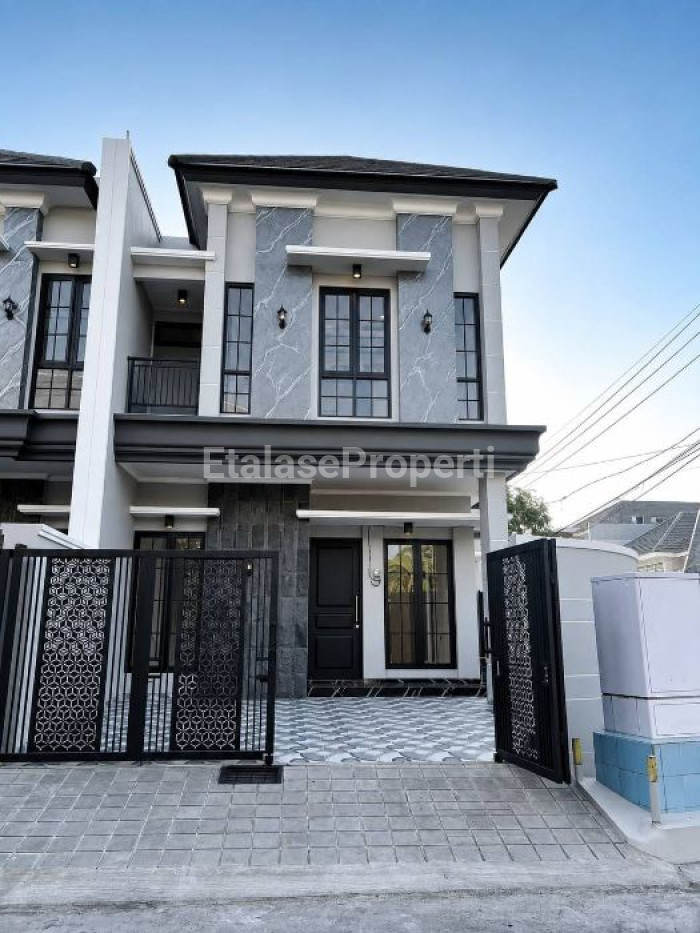 Foto properti Dijual Rumah Di Babatan Pantai Utara Dekat Pakuwon City 1