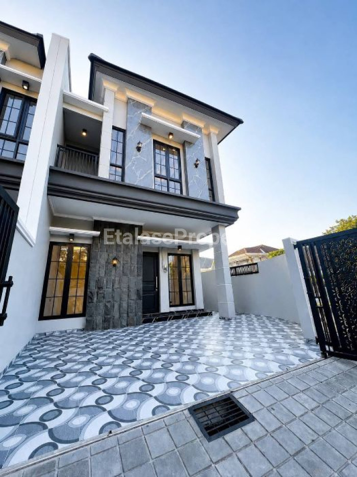 Foto properti Dijual Rumah Di Babatan Pantai Utara Dekat Pakuwon City 2